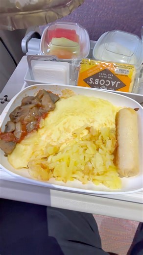“Breakfast” - Emirates Airlines Economy class (8 January 2026) #AirbusA380