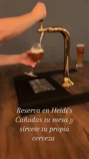 Sirve tu cerveza de barril alemana en nuestra mesa con dispensador. Resérvala en Heidi’s Cañadas!!! 🇩🇪🍺 | Heidi's - Restaurante Alemán y Biergarten - Cañadas