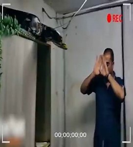 Oh no ... A python came in, really dangerous. 😨😨 | Usapang Basketbol