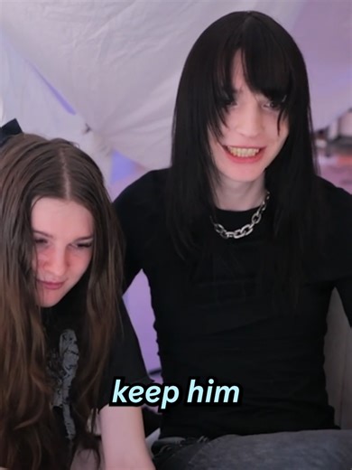 Finnster bites Icky... #icky #bigicky #trans #stream #streamer #f1nn5ter #finnster