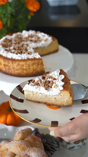 ¡Llegó la temporada más dulce a Pipolo’s! ☕ Disfruta nuestros postres de temporada: pumpkin pie, pan de muerto y conchas con forma de calabaza. Sabores que solo encuentras en esta época… y que vas a querer todo el año DIRECCIONES: -TAMPICO Guadalajara 302 Col. Guadalupe -MADERO Av. Madero 200 Col. Unidad Nacional -UNIVERSIDAD Plaza universidad 908 Col. Linda Vista -ALTAMIRA Av. de la Industria 16520 Col. Montealto (frente a la parada de Posco) ☎️NÚMERO ÚNICO: 833 454 0000 #PumkinPie #PanDeMuerto