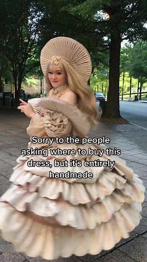 Decided to do a re-edit, now that more people have seen the finished dress #sakizou #historicalfashion #roccoco #princessdress #sewing #beading