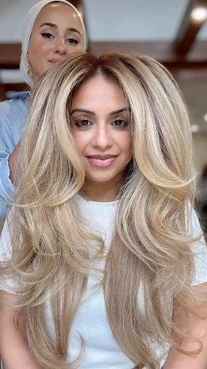 Reema Jaber on Instagram: "Balayage & colour retouch @schwarzkopfcan FORMULA BELOW @k18hair chelating spray, the mist and leave in used for protection @schwarzkopfcan formula BLONDME + 20 Base break: 10-4 + 20 volume Shadow root: 6-0 + 6-12 Mids to ends: 10-19 #hairbyreemasalon #balayage #mississaugahairstylist #mississaugasalon #streestville"