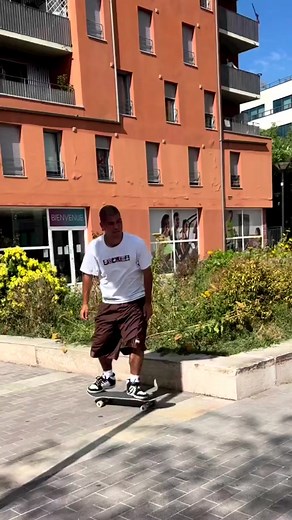 Shaun Paul in Paris with the DC Skateboarding crew 😤 #skate #dcshoes #skateboard #skateboarding