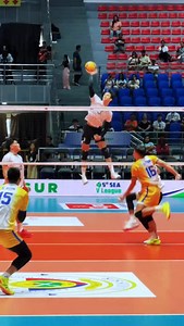 Boy Arnez Arabi held his ground and chipped in when it mattered as one of Indonesia’s reliable options at the net against Cambodia. | Volleyball Philippines