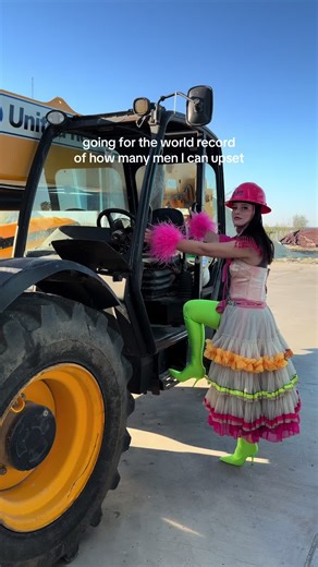 Start counting up in the comments!!! Lmk where I’m at #womeninstem #bluecollar