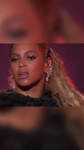 Beyoncé's Powerful VMAs 2016 Performance of 'Don't Hurt Yourself'