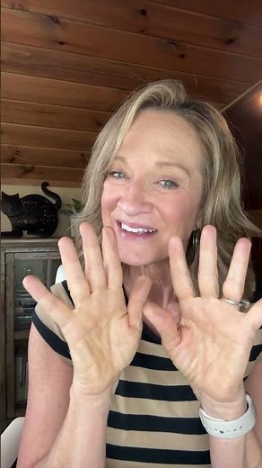 🐱 Here's How the Perfect Cat Scratching Post Can Save Your Furniture!