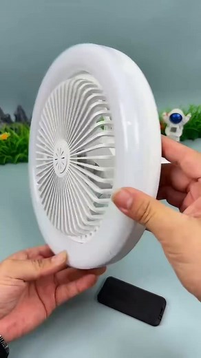 Ab hawa bhi milegi aur roshni bhi ek sath! 🌬️💡 LED Ceiling Fan Light With Remote se apna room banayein stylish aur comfortable. Remote se control karein light aur fan – bas ek click mein! 😍 | Hamzastore.pk