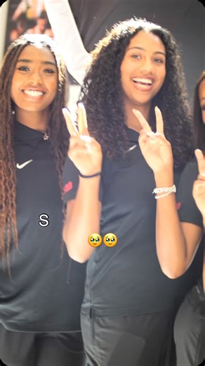 lauren reed on Instagram: "Bittersweet moment🥹• • • • • • •#track #trackandfield #senior #seniorpictures #senioryear🎓❤️"