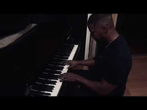 JAMIE FOXX PLAYING PIANO