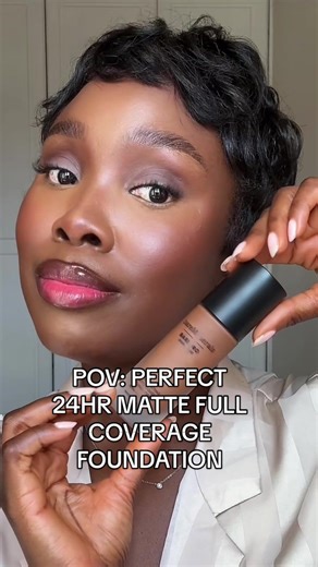 Achieve a Flawless Soft Matte Look with BareMinerals BarePro 24hr Matte Liquid Foundation