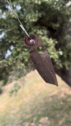 You may think you’ve seen this before, but you haven’t. The first text run of @nicholsdamascus STAINLESS copper damscus steel. It’s beautiful! The pattern gets really tight on the second side so the camera has a hard time picking up the separation, but it’s pretty damn sexy. We’ll see how it all comes together tomorrow. Thank you for letting us test it out Chad. | Keanison Knives