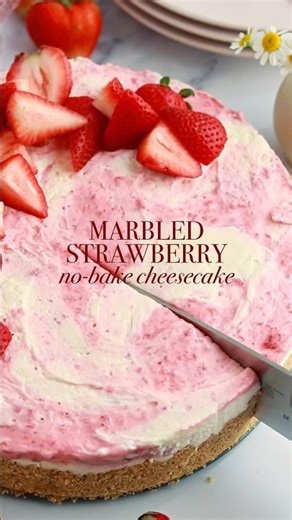 Been imagining this Marbled Strawberry No-Bake Cheesecake and finally nailed it! #nobake #cheesecake
