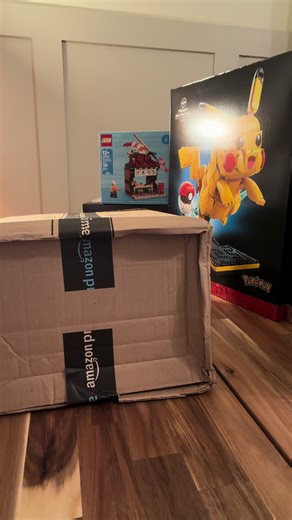 It’s been delivered! LEGO Super Mario Game Boy & LEGO Ideas Disney Pixar Luxo Jr. Lamp have joined the Lego collection. Increases the sets to build up to 4 (5 with the large LEGO set still to arrive). #lego #legotoc #buildinglego #legodisney #legogameboy