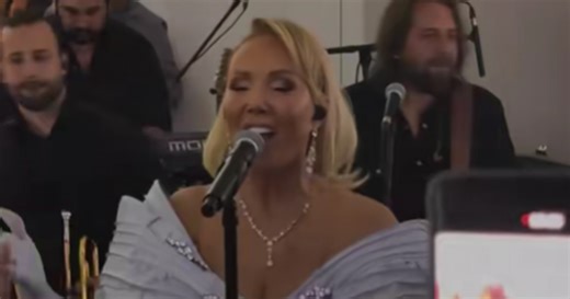 Lepa Brena zapjevala na svadbi u Splitu: 'Pitaj Boga koliko ih je koštalo da im ona pjeva'