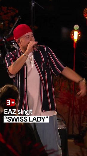 Die «Swiss Lady» geschrieben von @peterreber_offiziell ist für @eazofficial kein Alphorn, sondern eine blauäugige Blondine🙋🏼‍♀️ Grossartige Neuinterpretation und Entertainment pur🤩 Die ganze Folge gibt‘s auf @oneplus.streamit (Link im Profil) #singmeinensongschweiz #singmeinensong #3plus #tauschkonzert