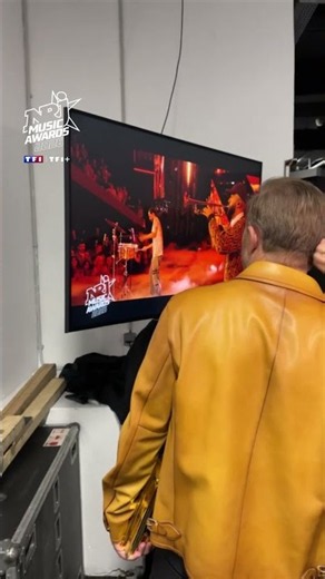 David Guetta qui arrête tout pour regarder la prestation de Big Flo & Oli !