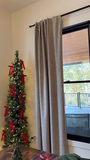 Switching out the curtains, pillows and rugs make the biggest difference! Do you like my green curtains?? Lmk! #christmas | Organized Chaos