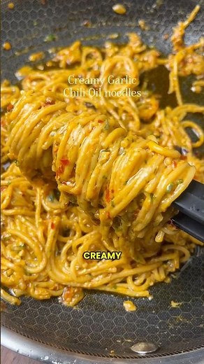 These Creamy Garlic Chili oil noodles are so good! Do try