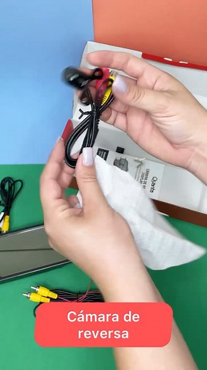 1K views | Te mostramos el Unboxing de la Cámara de Reversa con Display QTCRD500 Quanta! La cámara sirve como espejo retrovisor pero a la hora de realizar tus maniobras reversas con el auto, se convierte en cámara!  | Quanta Products | Facebook