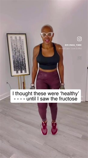 Why is it all about FRUCTOSE? Unlike glucose, which every cell can use, fructose is processed almost exclusively by the LIVER. When your liver gets a hit of high fructose: 1️⃣ It triggers lipogenesis—aka, it starts creating fat immediately. 2️⃣ That fat is often stored right where we don’t want it: as visceral fat around our organs (that deep belly fat!). 3️⃣ It can worsen insulin resistance, making it even harder to lose weight despite your best efforts. Switch to Monk Fruit or Stevia instead.