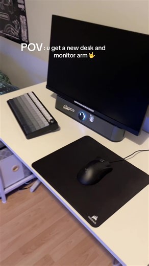 New Desk and Monitor Arm Setup for Ultimate Productivity