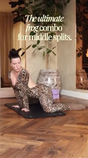 Frog flow to open the hips 🐸