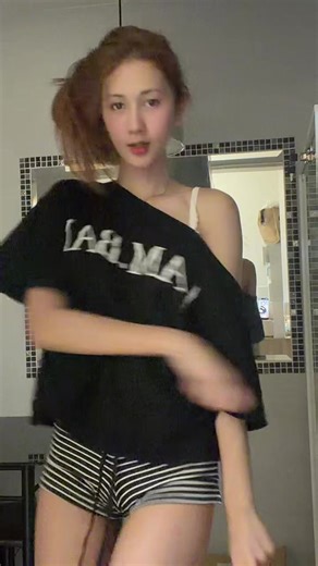 วิดีโอของ มาริน Marin Marin (@poormarin) พร้อมเพลง gameboy x agora hills - reckless 🉐