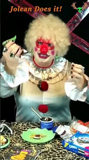 EASY SPIDER COOKIE TREATS #sketch #comedy #funny #drag #makeup #recipe #spider #halloween #candy