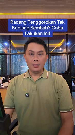 Radang tenggorokan dapat menyebabkan rasa nyeri, sulit menelan, dan tidak nyaman saat berbicara. Untuk membantu meredakannya, perbanyak minum air putih, istirahat yang cukup, konsumsi makanan bergizi, hindari makanan terlalu pedas atau berminyak, serta jaga kebersihan mulut dan tenggorokan. Jika keluhan berlangsung lebih dari beberapa hari, disertai demam tinggi, atau semakin parah, segera periksakan diri ke tenaga kesehatan. Jaga kesehatan tenggorokan agar aktivitas tetap nyaman setiap hari! #R