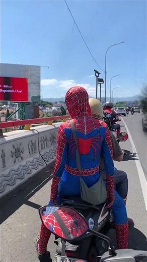 Parade of Spider-Men in Bandung, Indonesia || ViralHog