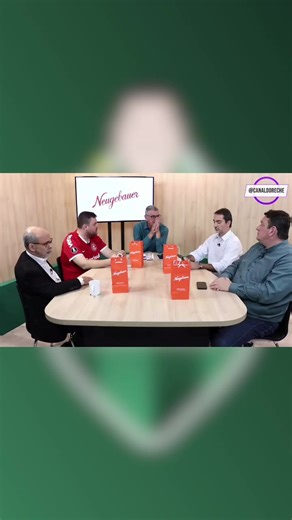 Mattiello defende permanência de Luís Castro no Grêmio 👍Curta esta postagem! Inscrevam-se no Youtube e assistam o vídeo completo no: Canal do Reche @construtora.open @jrchurrasqueirasoficial @maniacrocantefrangofrito @dottoveiculos @medlegispericias @globalacors @brasil_panificacao @desco.superatacado__ @malhasferjuimbituba @zepneusrs O maior autocenter do RS @priorigrupo @cattaniportas @parrilladelsur @pampasprime_oficial - Casemiro de Abreu 1212. Loja 2 #inter #gremio #futebol #esporte #podca