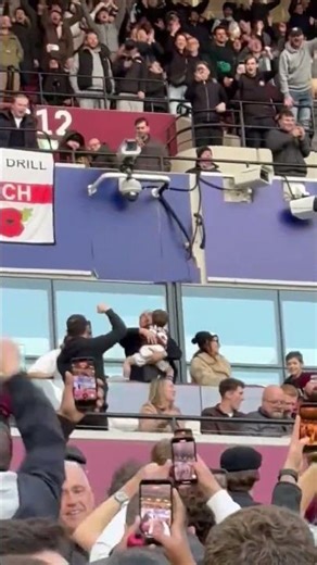 Danny Dyer in Ecstasy | West Ham vs Leeds FA Cup ⚽🔥