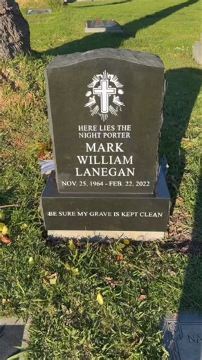 On this day in 2022, we lost Mark Lanegan. A voice that carried gravel, ghosts, and truth in equal measure. From Screaming Trees to his solo records, to collaborations with Queens of the Stone Age and Isobel Campbell, Lanegan never chased trends — he built his own shadowed world. Visiting his resting place at Hollywood Forever Cemetery. Quiet. Simple. Just like he would’ve wanted. What’s the Mark Lanegan song that stays with you the most? | 90 The Original