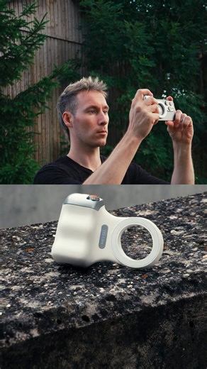 Kevin Piatek | Creative All-Rounder 📸 on Instagram: "Phones have an awful design for taking photos 🤮 BUT the @telesin_official magnetic grip makes it feel like a mirrorless camera 📸 It comes with selfie lighting, a mirror, acts as a phone holder and has a detachable remote control 🔥 #telesinmagneticgrip #telesin #filmmaking #contentcreators"