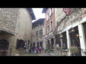 Pérouges | Medieval Commune of the Rhone-Alpes Region