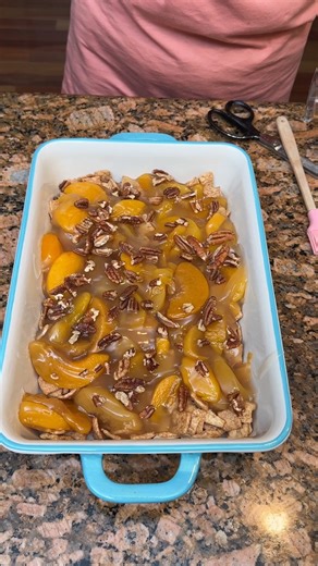 89K views · 805 reactions | Cinnamon Toast Peach Cobbler!  | Charles Parks | Facebook