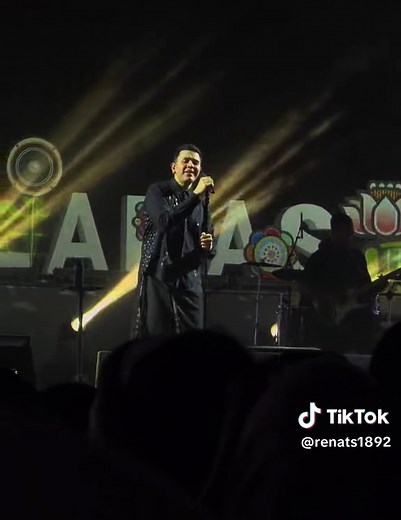 Hati hati di jalan - Prambanan Jazz 2025 Day 1 with Tulus ❄️ #prambananjazz2025 #day1 #tulus #tulushatihatidijalan #pjf #fyp #prambananjazz #eaj