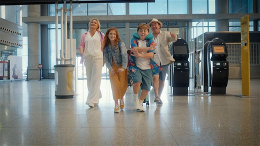 It’s back...and BETTER than ever! The advert that divides the nation more than, 'Do Yorkshire puddings belong with Christmas dinner?' 🤷‍♂️ Watch it, love it, hate it… either way: 'Look at ’em gooo!' Book YOUR most wonderful time of the year and grab one of our FREE perks! | On The Beach Holidays