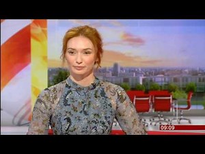 POLDARK Eleanor Tomlinson CLIFF STARE interview [ with subtitles ]