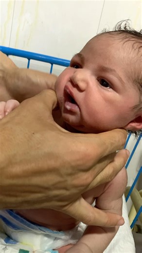 Cute Baby Barfing After Feeding 👶🍼 #CuteBaby #BabyBarfing #AfterFeeding #InfantCare #BabyFeeding