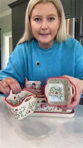 Holiday hosting ready! This 9piece bakeware set by Temptations is what we all need! #bakeware