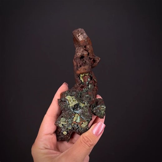 Copper - Ahmeek No. 2 Shaft, Ahmeek Mine, Keweenaw Co., Michigan, USA More info: https://www.irocks.com/minerals/specimen/53225 Here is a large, strikingly sculptural, sharply crystallized specimen of Michigan copper from the Ahmeek No. 2 Mine. Large, equant to slightly elongated crystals of copper from 0.5 to 2.5 cm have formed a shapely and commanding stacked aggregate on this aesthetic piece. The complex crystals are dominated by the tetrahexahedral form and are dominated by a relatively brig