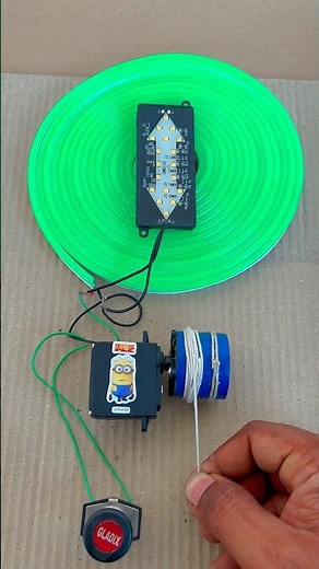 Powering neon traffic light using servo motor#shorts