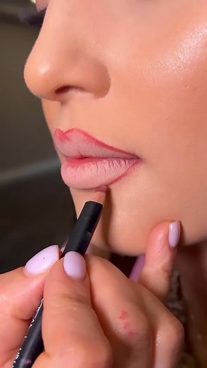 1.3M views · 10K reactions | #MaquillajePerfecto #maquillajeprofesional #rubor #maquillajesocial #tutorialmaquillaje #maquilladores #maquillajedeojos #maquilladoras #maquillajenatural | Make-up Profesional | Facebook