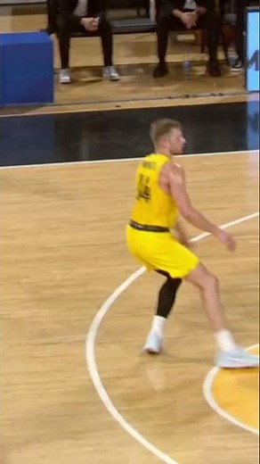 ALBERTO DIAZ HITS THE FULL COURT BUZZER BEATER! 🤯🤯🤯 #basketballcl #BUZZERBEATER #basketball