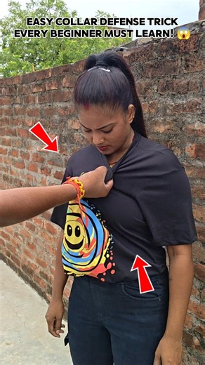 Basic trick to break a collar grab instantly! #selfdifence #kravmaga #martialarts