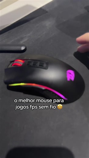 Mouse com alta performance para jogos on-line. A melhor coisa para um gamer é jogar sem fio! Lembrando que o adaptador vem junto No tiktok shop tem e está num valor barato pelo tanto que o mouse entrega! #mouse #games #reddragon #tiktokshop #teclado