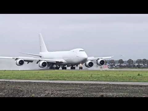 Extreme Spray Landing 💦 Atlas Air Boeing 747-8F (N864GT) Touchdown at Amsterdam Schiphol Airport